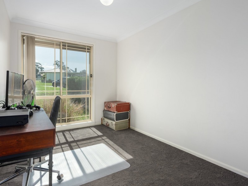 4 Binet Close, Thornton NSW 2322