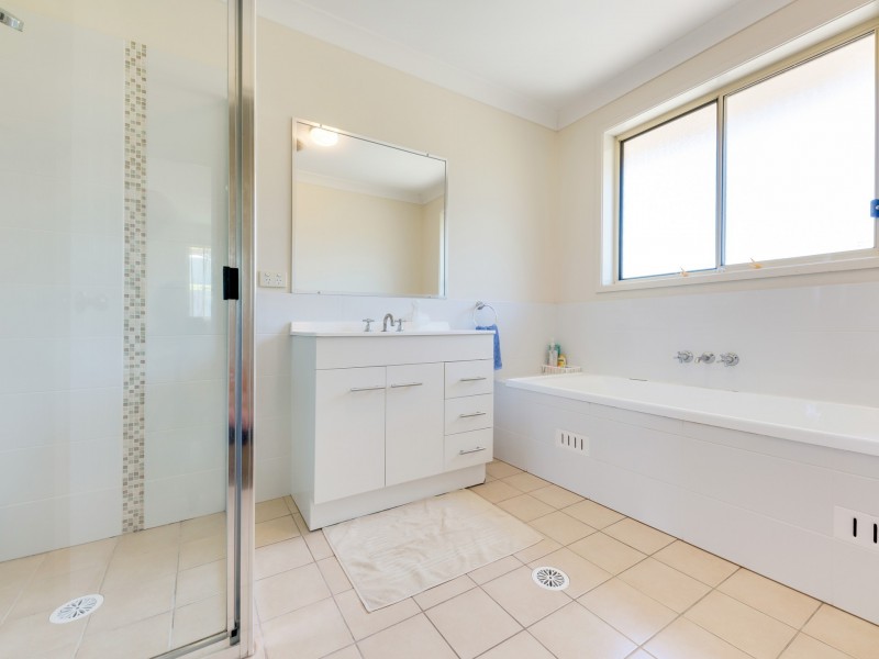 206 Denton Park Drive, Aberglasslyn NSW 2320