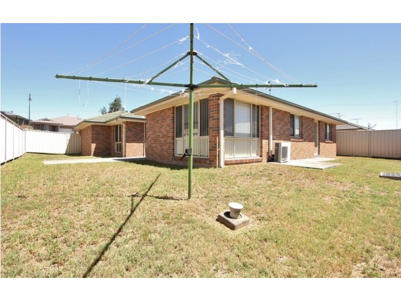 12 Carnarvon Circuit, East Maitland NSW 2323