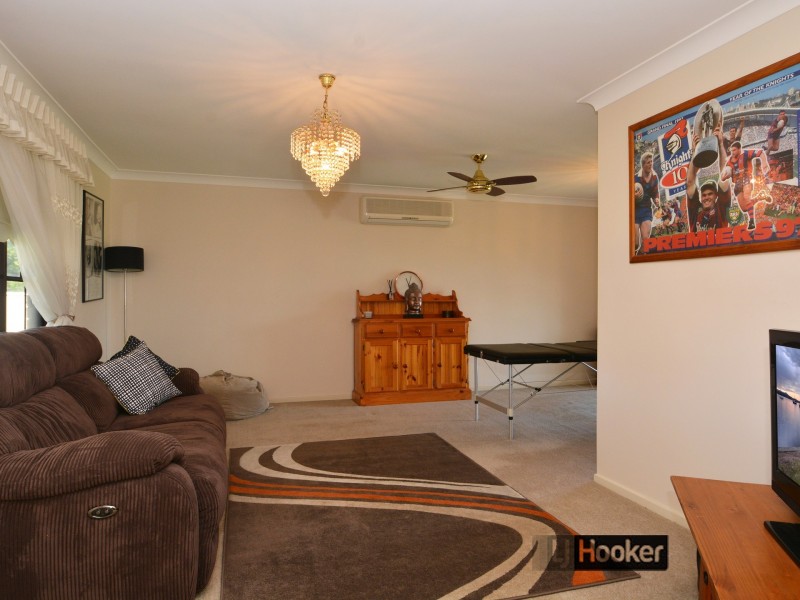 12 Robert Street, Tenambit NSW 2323