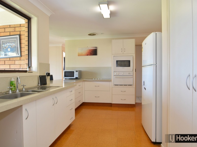 12 Robert Street, Tenambit NSW 2323