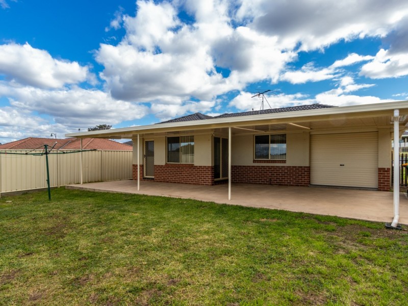 4 Binet Close, Thornton NSW 2322