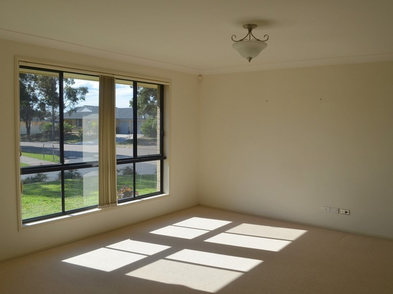 2 Nolan Crescent, Metford NSW 2323