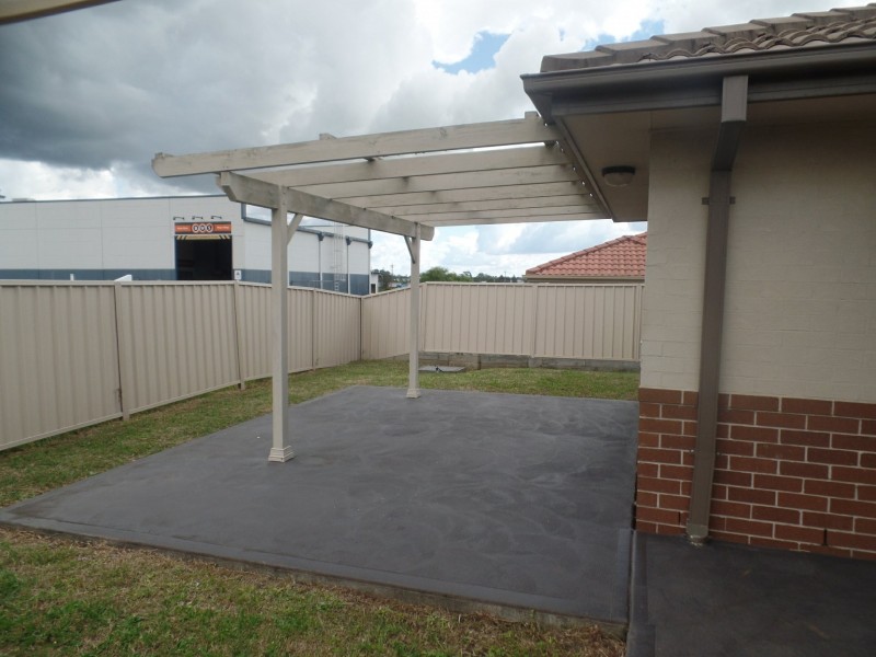 2/12 Denton Park Drive, Rutherford NSW 2320