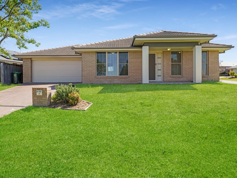 53 Redgum Circuit, Aberglasslyn NSW 2320