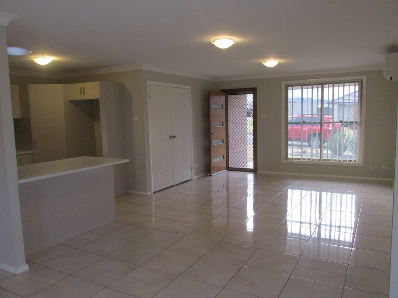 2 O’Learia Way, Aberglasslyn NSW 2320