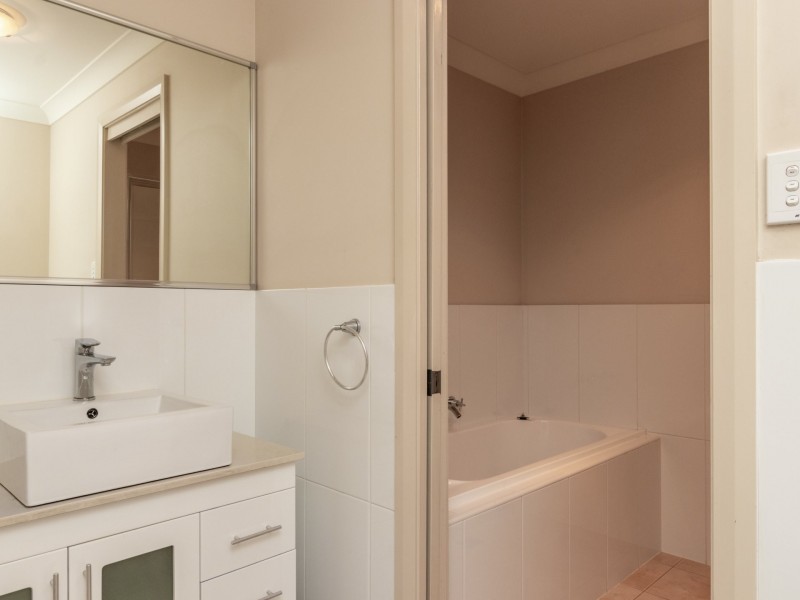 1/20 Oystercatcher Street, Aberglasslyn NSW 2320