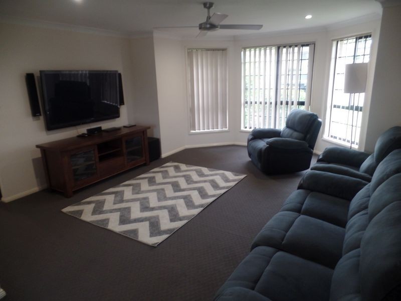 11 Fullford Cove, Rutherford NSW 2320