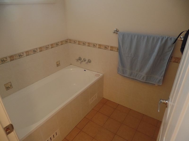 11 Fullford Cove, Rutherford NSW 2320