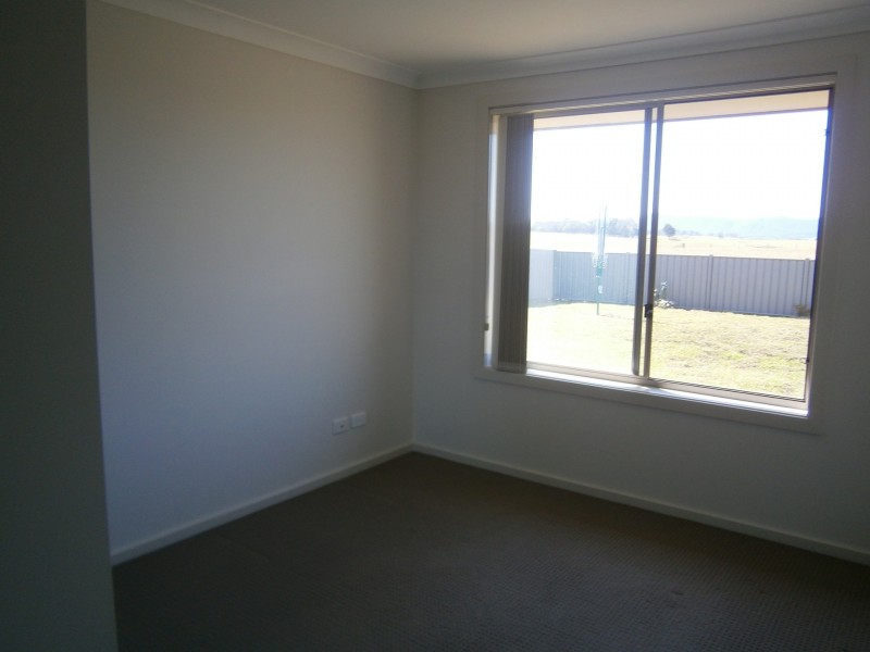 17 Niven Parade, Rutherford NSW 2320