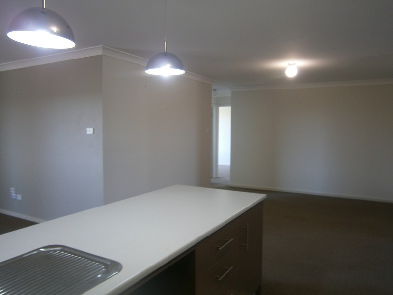 17 Niven Parade, Rutherford NSW 2320