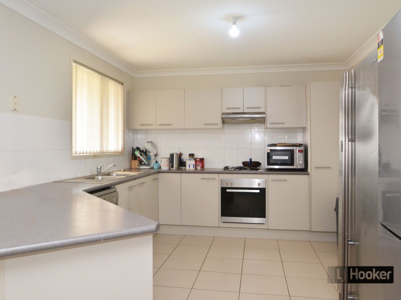 27 Niven Parade, Rutherford NSW 2320