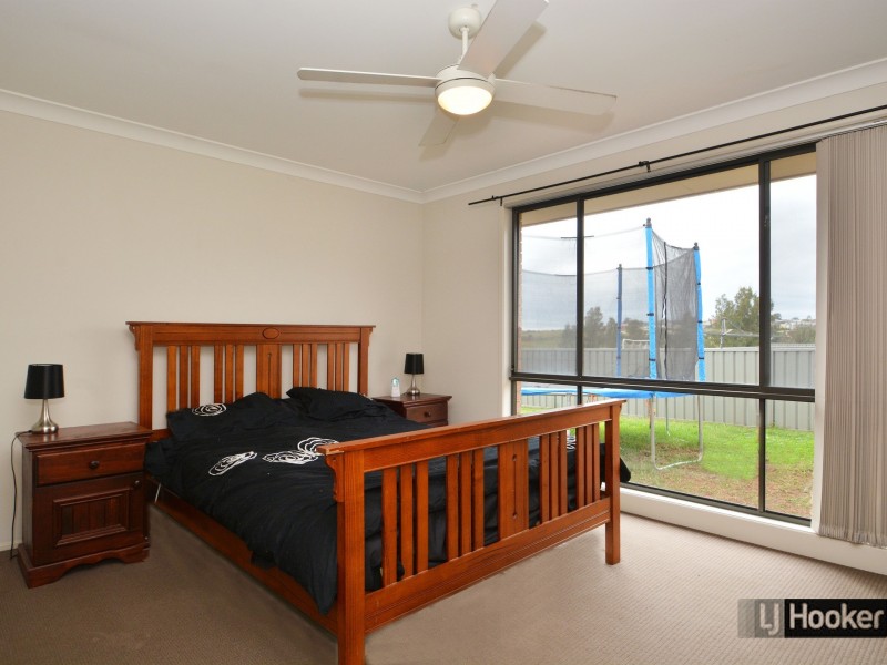 27 Niven Parade, Rutherford NSW 2320