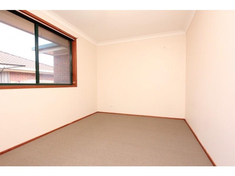 1/18 Justine Parade, Rutherford NSW 2320