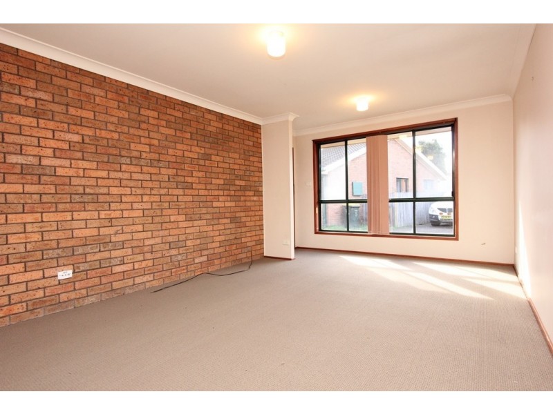 1/18 Justine Parade, Rutherford NSW 2320