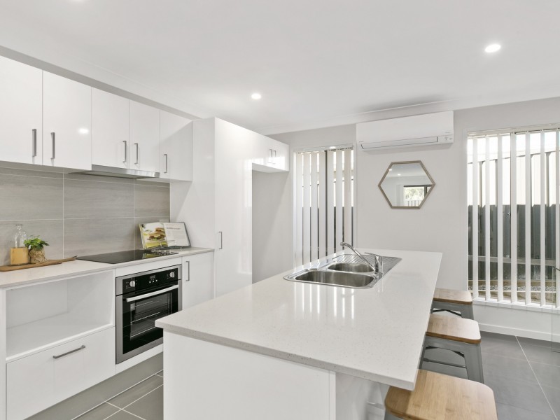 33A Floresta Crescent, Cameron Park NSW 2285