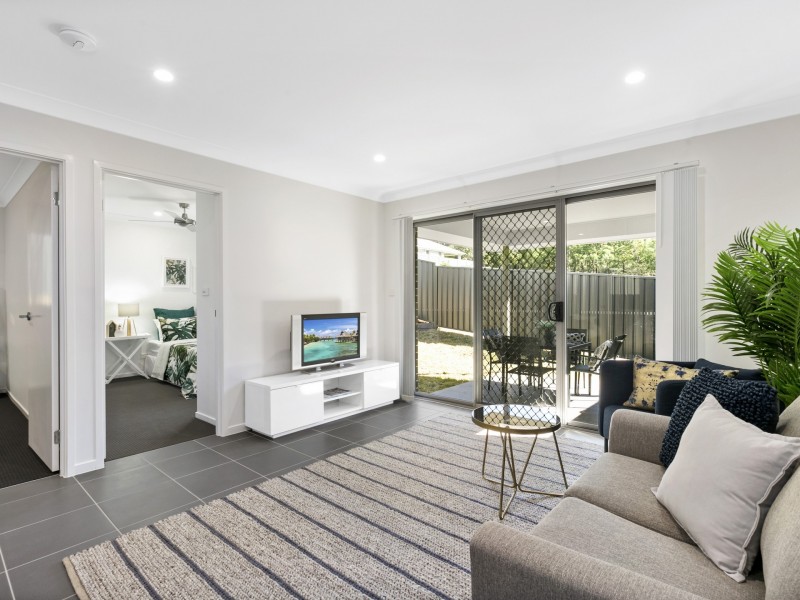 33A Floresta Crescent, Cameron Park NSW 2285