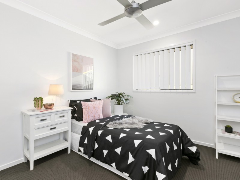 33A Floresta Crescent, Cameron Park NSW 2285