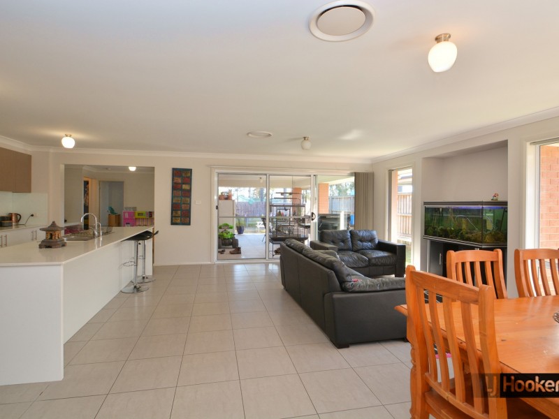 21 Honeysuckle Drive, Aberglasslyn NSW 2320