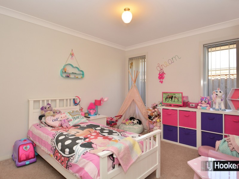 21 Honeysuckle Drive, Aberglasslyn NSW 2320