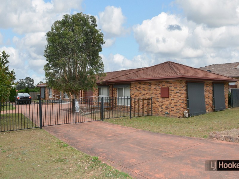 Units 1 & 2/26 Denton Park Drive, Rutherford NSW 2320