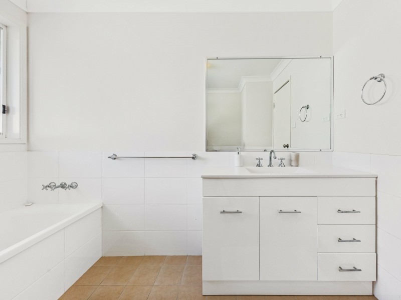 16 Jory Crescent, Raworth NSW 2321