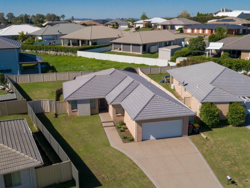 16 Jory Crescent, Raworth NSW 2321