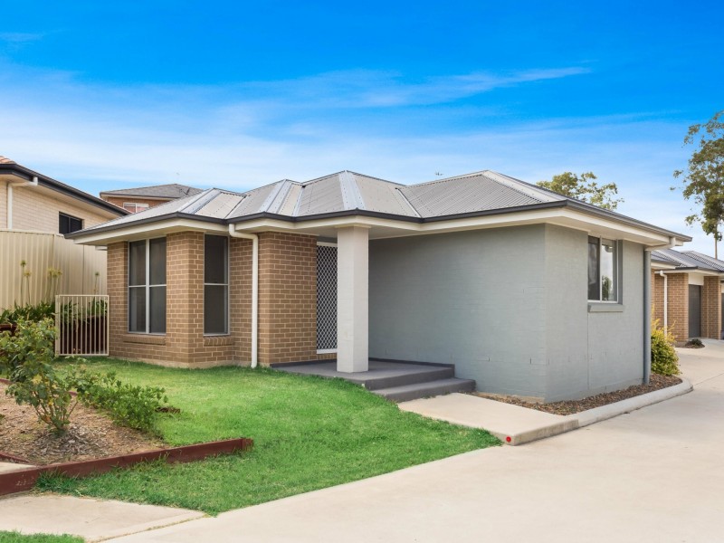 1/61 Clayton Crescent, Rutherford NSW 2320