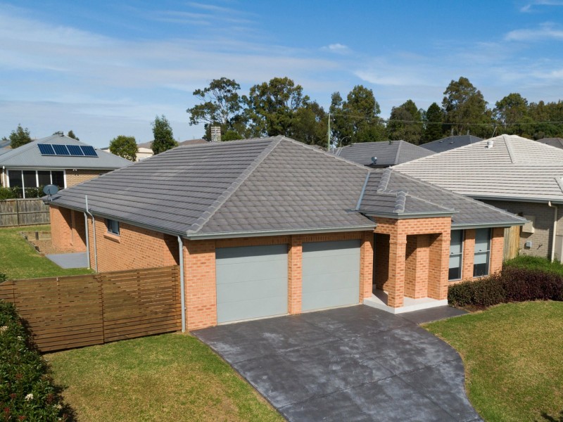 17 Finch Crescent, Aberglasslyn NSW 2320