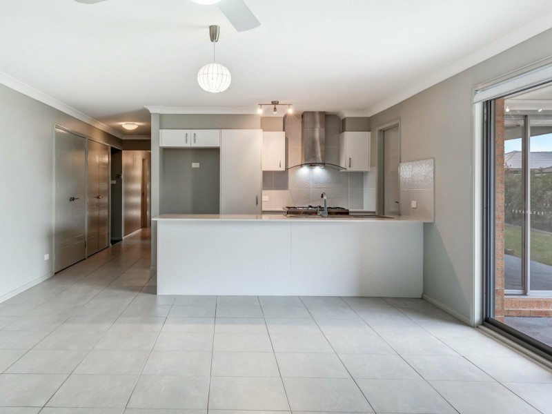 17 Finch Crescent, Aberglasslyn NSW 2320