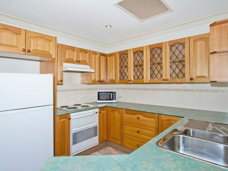 8 Fourth Street, Booragul NSW 2284