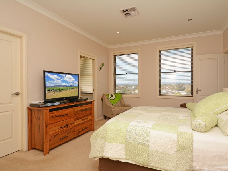 7 Fairview Place, Cessnock NSW 2325