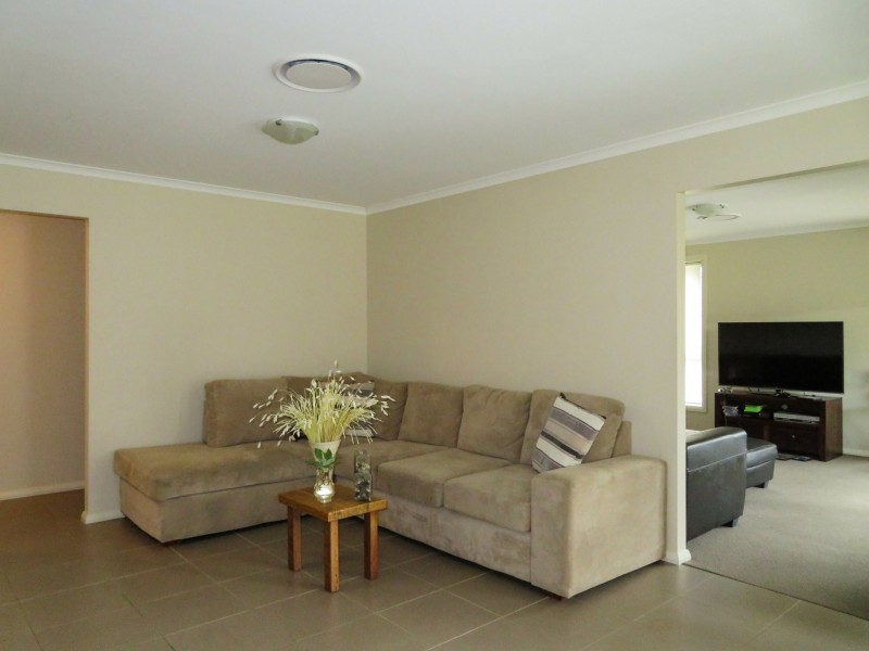 57 Redgum Circuit, Aberglasslyn NSW 2320