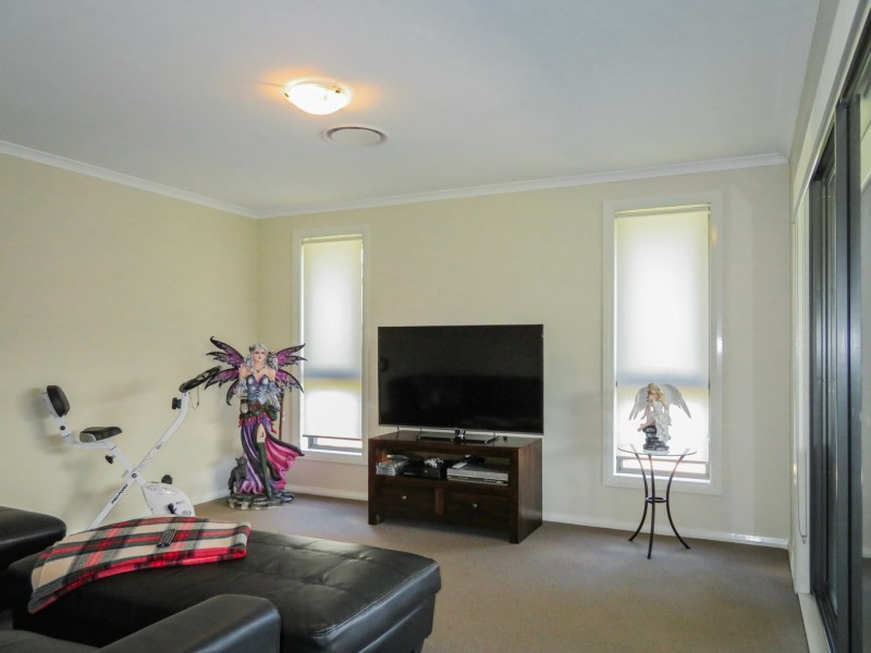 57 Redgum Circuit, Aberglasslyn NSW 2320