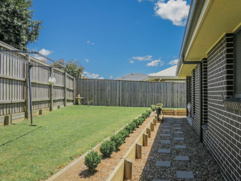 57 Redgum Circuit, Aberglasslyn NSW 2320