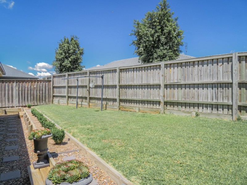 57 Redgum Circuit, Aberglasslyn NSW 2320