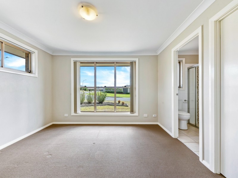 2 Olearia Way, Aberglasslyn NSW 2320