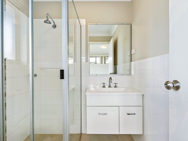 2 Olearia Way, Aberglasslyn NSW 2320