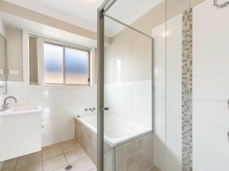 2 Olearia Way, Aberglasslyn NSW 2320