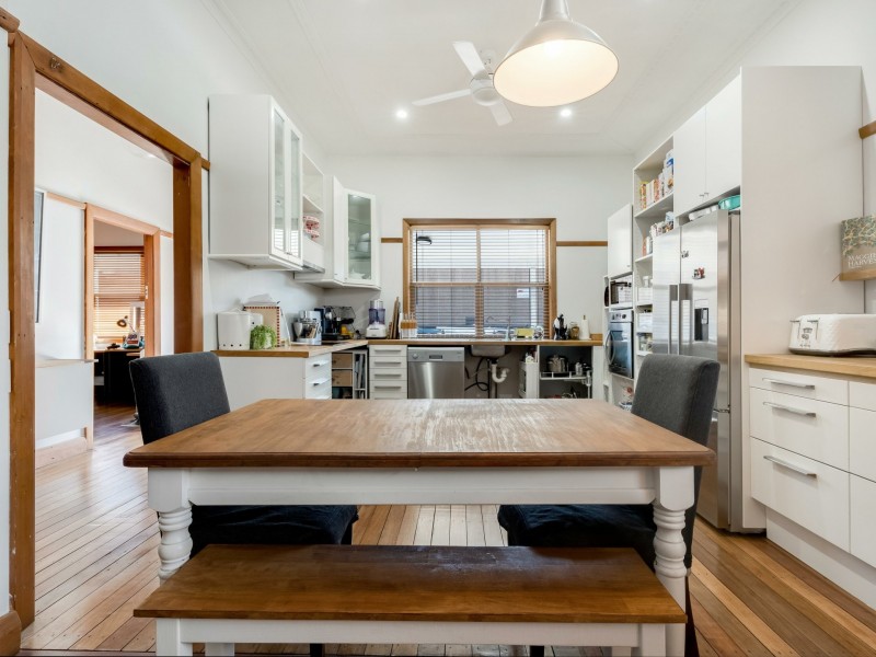 27 Ken Tubman Drive, Maitland NSW 2320