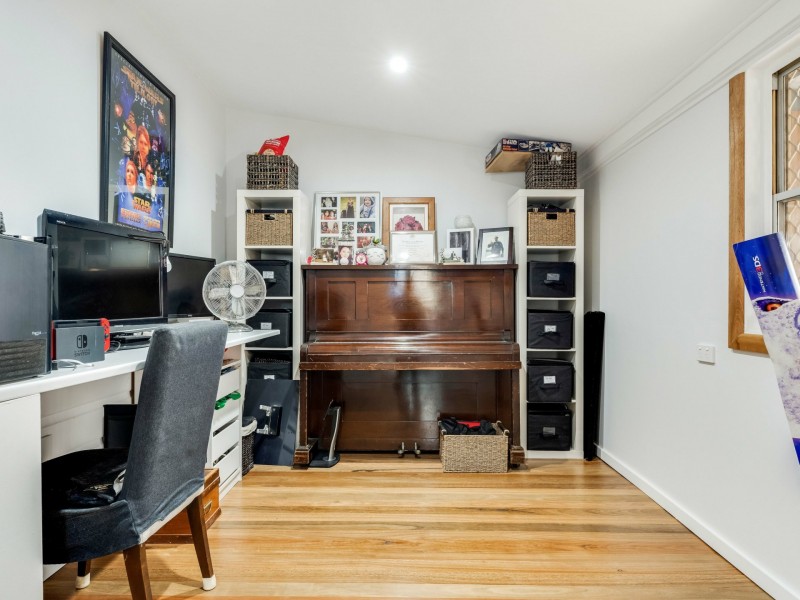 27 Ken Tubman Drive, Maitland NSW 2320