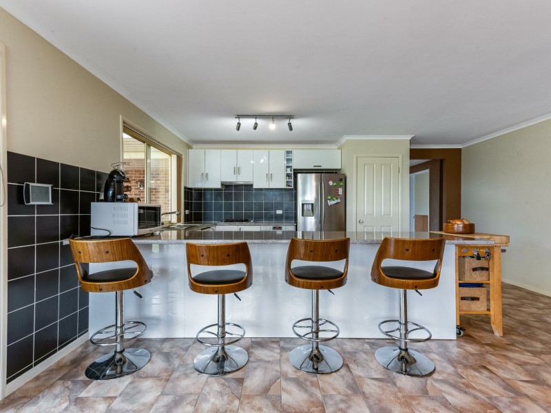 64 Nardoo Avenue, Aberglasslyn NSW 2320