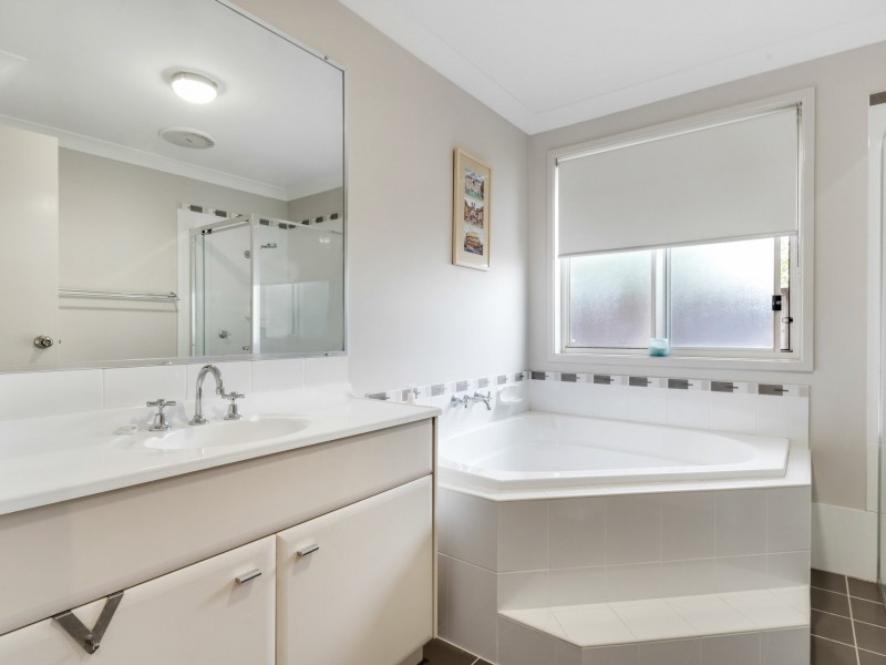 5 Galeff Place, Bolwarra Heights NSW 2320