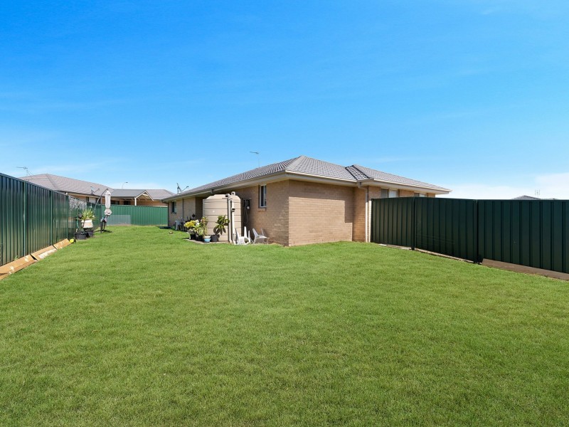 13 Shortland Drive, Rutherford NSW 2320