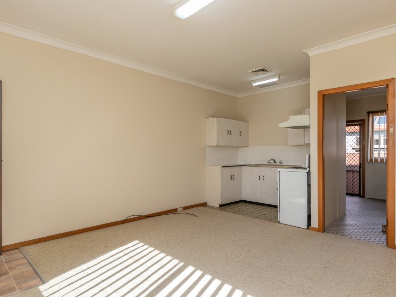 1 & 2/18 Dwyer Street, Maitland NSW 2320