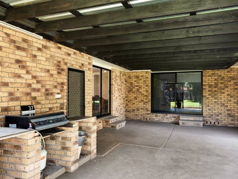 37 Corina Avenue, Bolwarra Heights NSW 2320