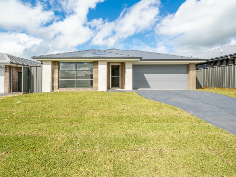 13 Fairway Street, Rutherford NSW 2320