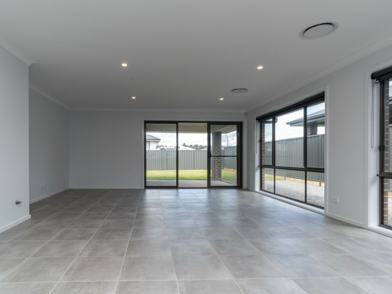 13 Fairway Street, Rutherford NSW 2320