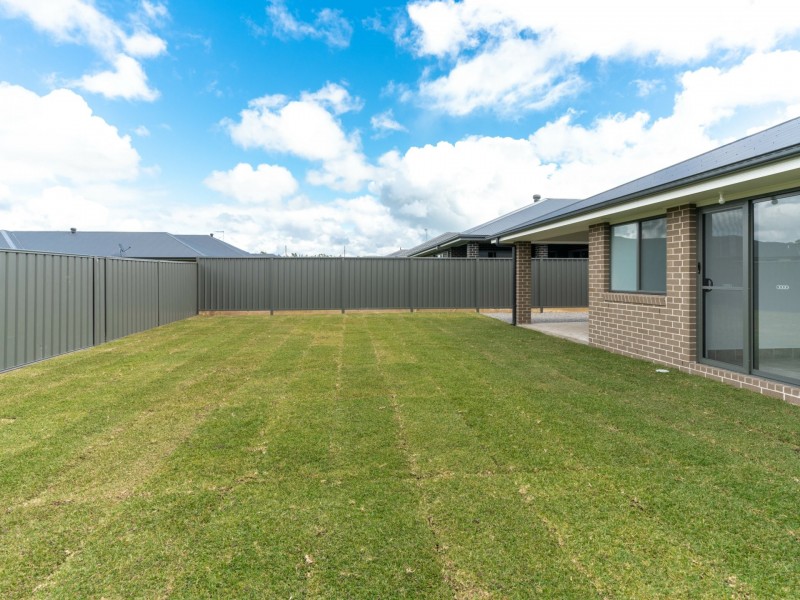 13 Fairway Street, Rutherford NSW 2320