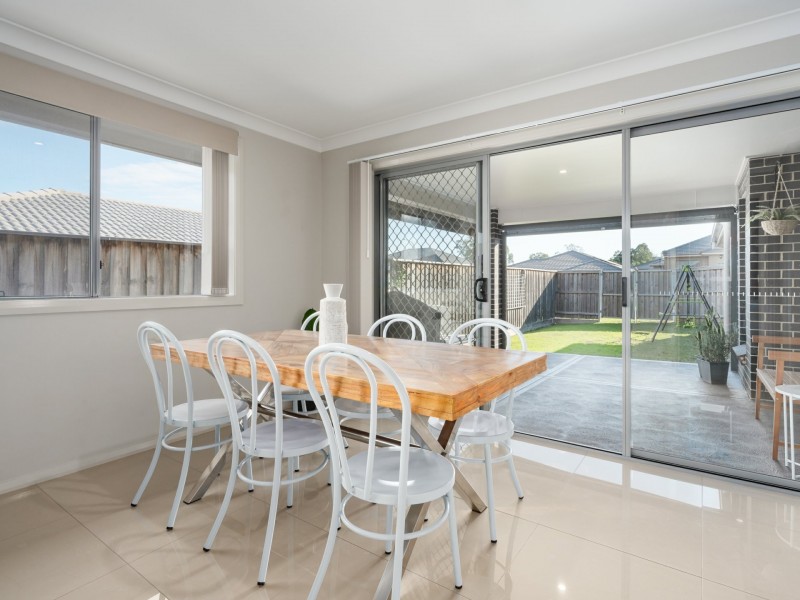 8 Redgum Circuit, Aberglasslyn NSW 2320